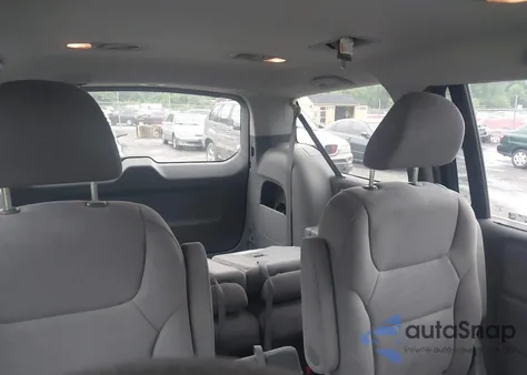 2005 Honda Odyssey Ex z USA, uszkodzony, nr VIN 5FNRL38475B070496